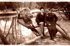 1940-год-штурман-эскадрильи-Павел-Никонорович-Шмелев-крайний-слева