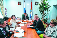 Азаров-прием-граждан_BDS06084