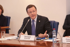 азаров