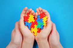 wsi-imageoptim-adult-and-kids-hand-heart-1536x1024-1