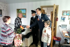 Поздравления-принимали-ветераны-отдела-полиции-упруги-Борисовы-1