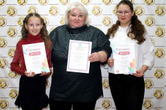 Е.-В.-Емельдяжева-с-победительницами-копия